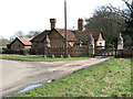 Gatehouse by the entrance to Thelveton Hall