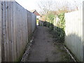 Path between Ledsham Park and Hollinghurst Close