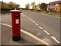 SY6989 : Dorchester: postbox № DT1 60, Mellstock Avenue by Chris Downer
