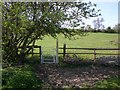 SP3251 : Gate on footpath to Pittern Hill, Kineton by David P Howard