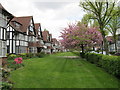 Flats facing a lawn, Links Road