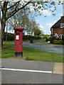 Post box on the corner of Whitchurch Road and Meadow Farm Drive