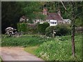 Footpath sign near Hurtmore