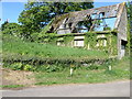 SP3828 : Derelict barn on the outskirts of Little Tew by Michael Trolove