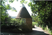 TQ5260 : Oast House at Home Farm, Shoreham Road, Shoreham, Kent by Oast House Archive