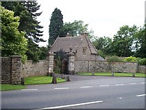 SP1826 : Entrance to Abbotswood by Michael Dibb