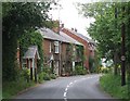 SP9015 : Cottages on Luke's Lane, Gubblecote by Rob Farrow