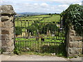 Pen-clawdd Cemetery Gates