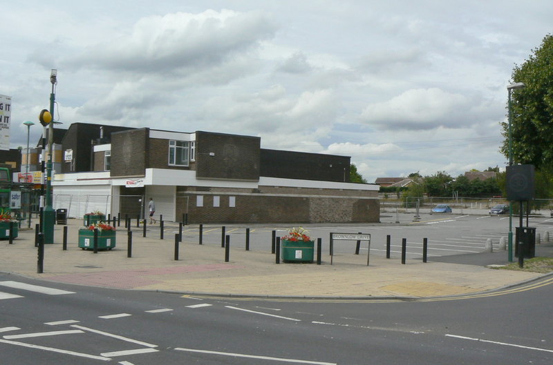 Spar Park © Alan Murray-Rust cc-by-sa/2.0 :: Geograph Britain and Ireland