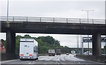 TQ1658 : M25: anti-clockwise, Oxshott Road Bridge by N Chadwick