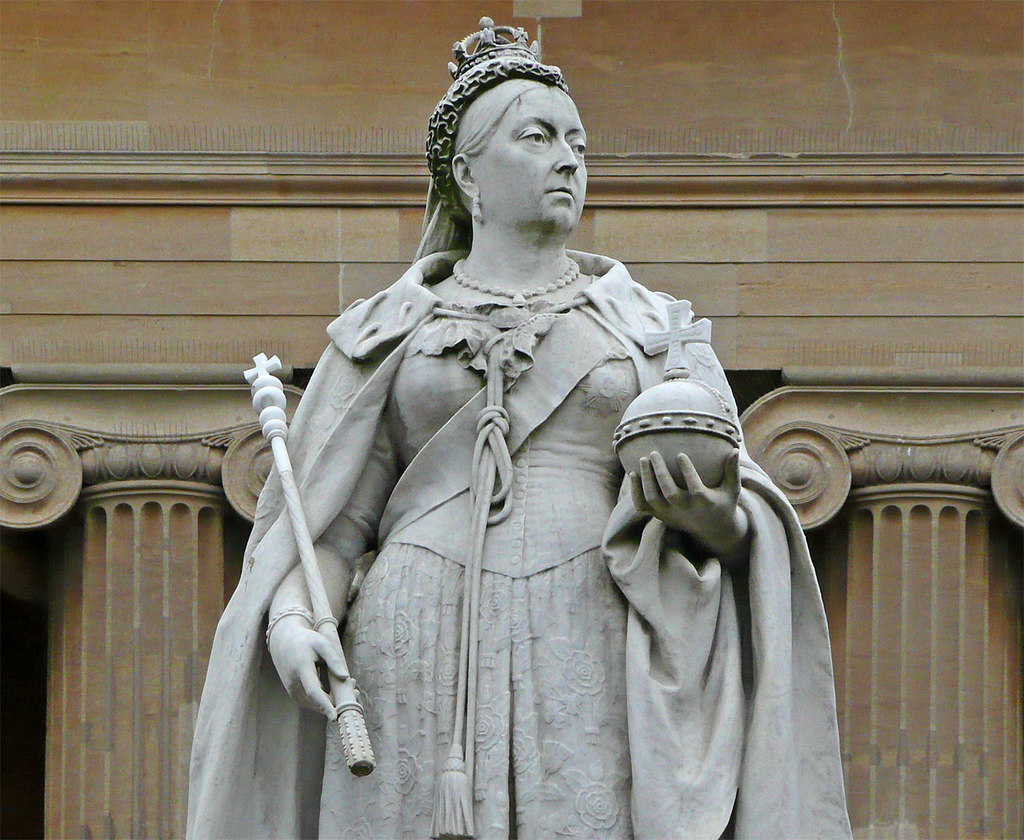 Statue of Queen Victoria in Worcester © Roger D Kidd cc-by-sa/2.0 ...