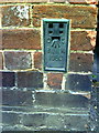 Ordnance Survey flush bracket no 1986 on #31 Upper High Street