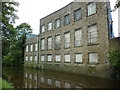 Walking along the Leeds to Liverpool Canal #332