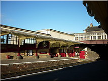 SE0641 : Keighley Train Station by Ian S