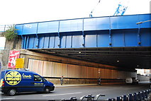 TQ3180 : Railway bridge, Southwark St by N Chadwick