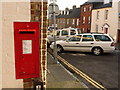 Arundel: postbox № BN18 1304, Tarrant Street