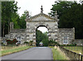 Gateway near Fonthill Bishop (1)