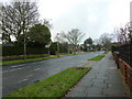 Approaching the junction of Ashurst Drive and Ashurst Close