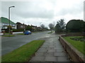 Approaching the junction of Arlington Close and Arlington Avenue