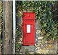 2010 : George V wall postbox at Colt