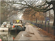 TQ3583 : Towpath, Regent's Canal by Derek Harper