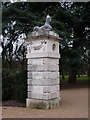 Chiswick House, Sphinx on gateway pillar