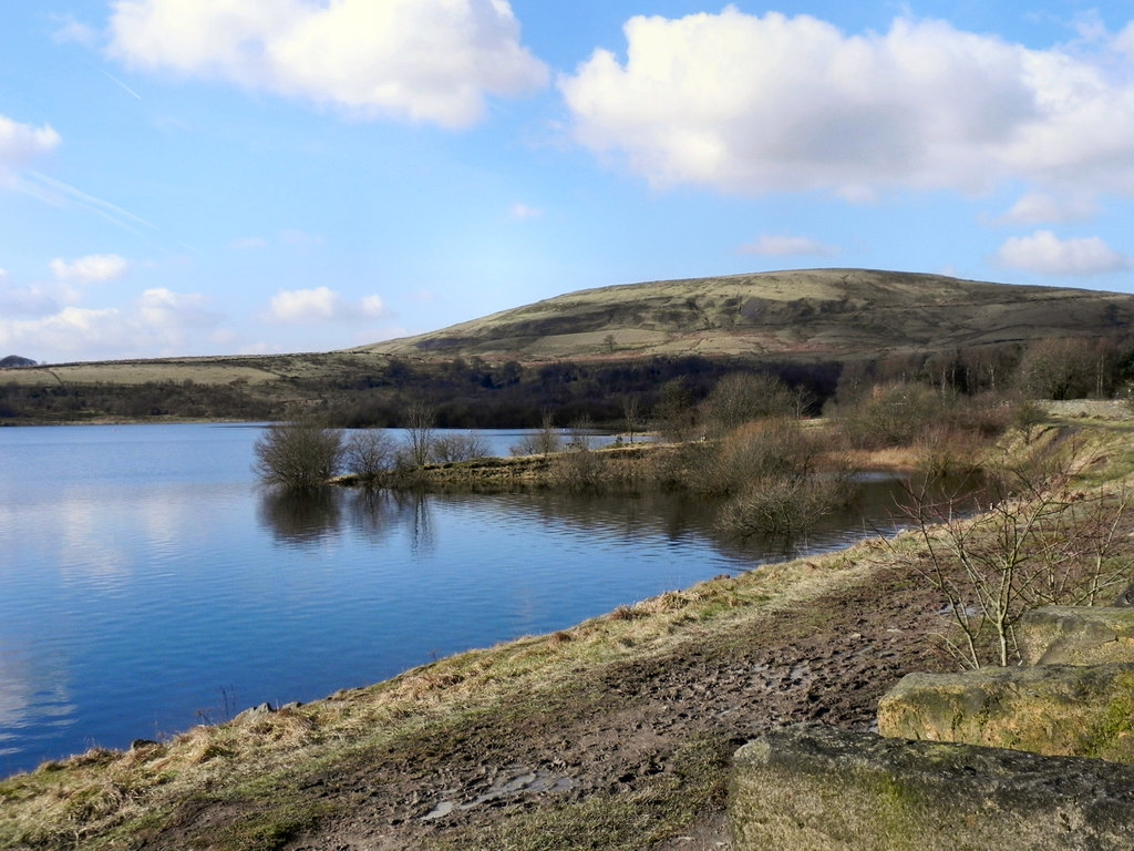 Watergrove Reservoir © David Dixon cc-by-sa/2.0 :: Geograph Britain and ...