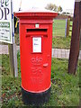 TM2653 : Woodbridge Road Postbox by Geographer