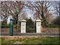 Gates in Union Rd