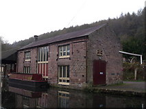 SK3155 : Warehouse beside the Cromford Canal by JThomas