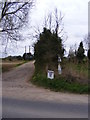 Footpath & entrance to Abbey Farm