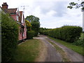 Footpath to Campsea Ashe and entrance to houses