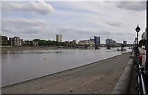 TQ2676 : London : Chelsea - River Thames by Lewis Clarke