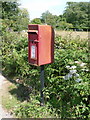 Sway: postbox № SO41 33, Arnewood Bridge Road