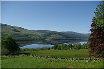 NN6236 : Loch Tay near Edramucky by Leslie Barrie