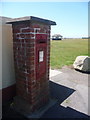 Milford on Sea: postbox № SO41 123, Hurst Road