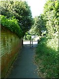 SU5305 : Footpath from West Street emerges into Coach Hill by Basher Eyre