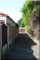 Alley at the back of Beal Croft Walk