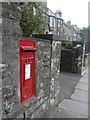 Kirkwall: postbox № KW15 4, Dundas Crescent