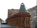 SJ8398 : An unknown building on Chapel Street by Ian S