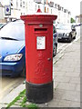 Edward VII postbox, Hawthorn Road / High Road, NW10