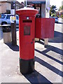 TM2649 : Warwick Avenue & 37-39 Warwick Avenue George V  Postbox by Geographer