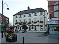 NZ2751 : The Queens Head, Front Street, Chester-le-Street by Alexander P Kapp