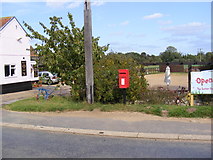 TM3046 : Post Office 1,Ipswich Avenue, Sutton Postbox by Geographer