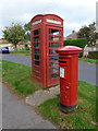 SY4692 : Bridport: postbox № DT6 65 and phone, Alexandra Road by Chris Downer