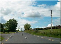 N7799 : Minor cross roads on the R162 south of Drumbrackan by Eric Jones