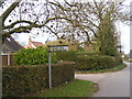 Roadsign to Reading Green on Hoxne Road