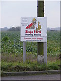 TM1772 : Kings Farm sign by Geographer