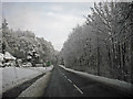 NH3001 : A87 through Invergarry in snow by Richard Dorrell