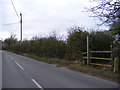 TM2372 : B1118 Wilby Road & the footpath to the B1118 by Geographer